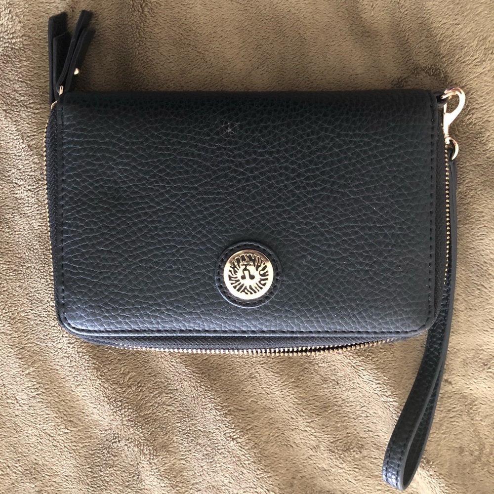 AK Black Wristlet